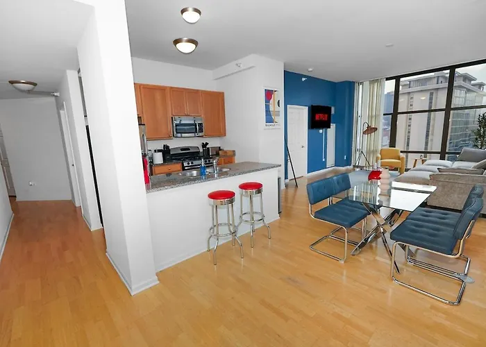Prime 2br Skyline - 5 Min To Museum Campus Apartment *