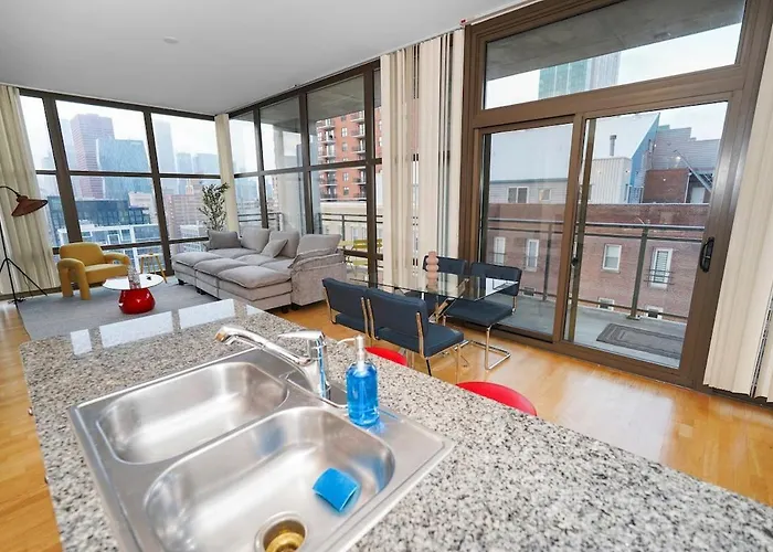 Prime 2br Skyline - 5 Min To Museum Campus Apartment *
